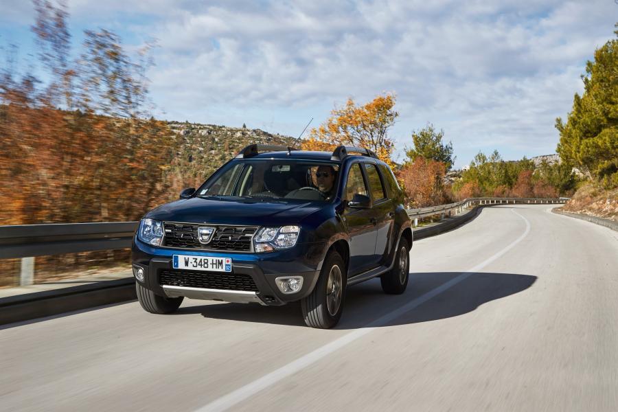  Dacia Duster Black Touch 2016 года  (фото 5 из 17)